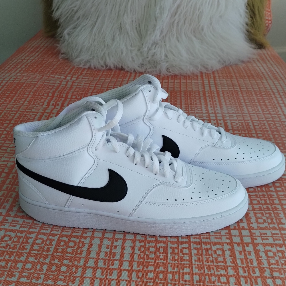 Men's Nike classic shoes